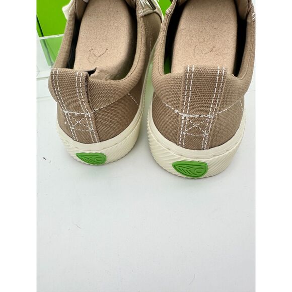 $105 NEW Carium Women's OCA Low Canvas Sneaker Sand Contrast Thread Canvas 8 D99 - Picture 4 of 6